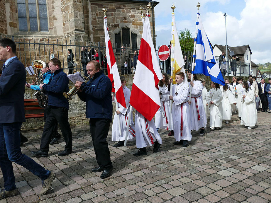 Feier der 1. Heiligen Kommunion in Sankt Crescentius (Foto: Karl-Franz Thiede)